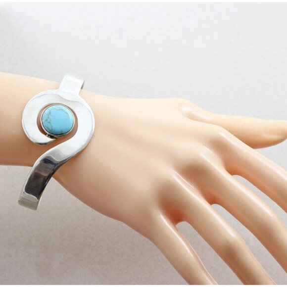 Sterling Silver Turquoise Cuff Bracelet - Picture 2 of 8